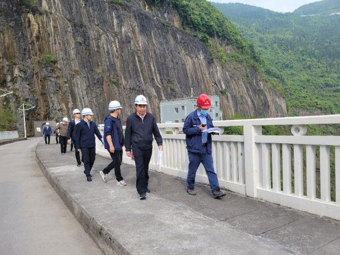 現(xiàn)場(chǎng)指揮（攝影：許豐）